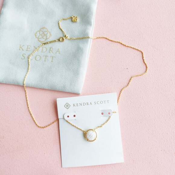Kendra Scott - Volleyball White Mother-of-Pearl Gold Necklace - NEW - Picture 4 of 4